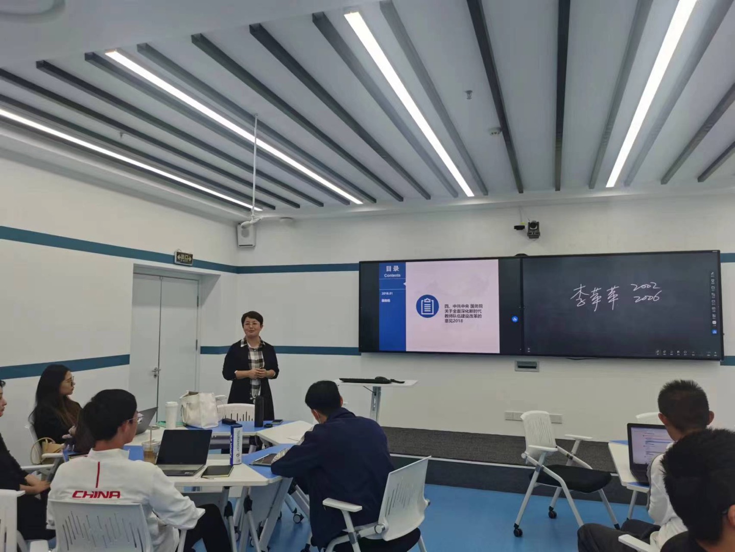 653f1662b76f8.jpg 李苹苹.jpg