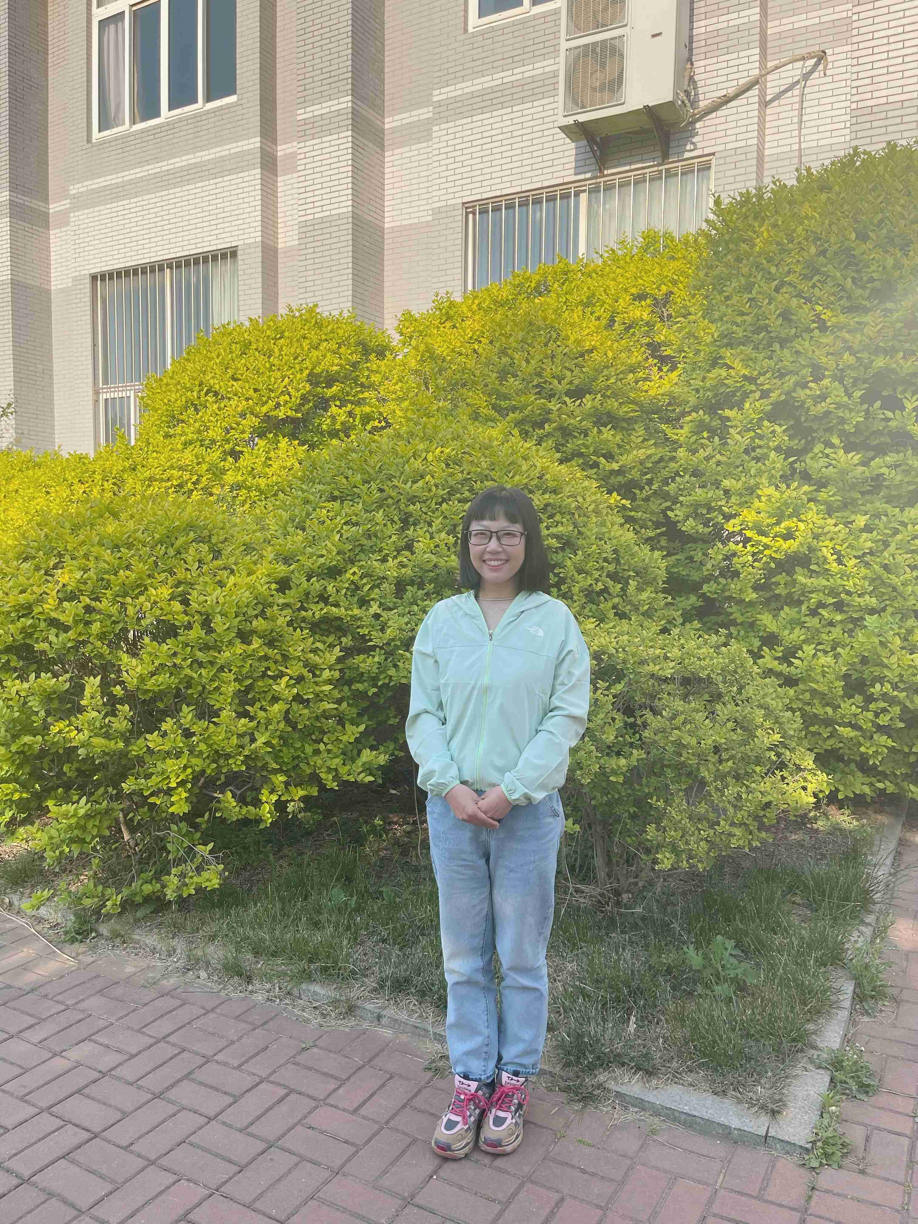 629dc1cc030a5.jpg 生活照(1).jpg